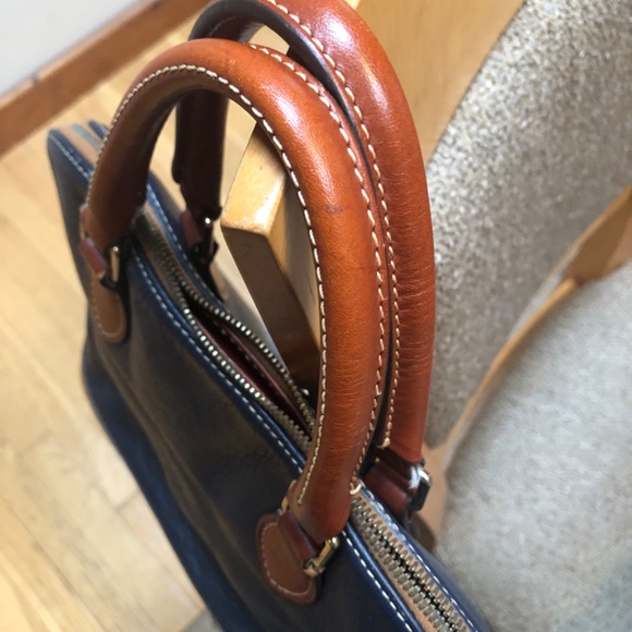 Dooney and Bourke Satchel Purse with Detachable Long Strap - Picture 5 of 12